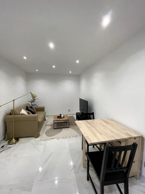Appartement Cosy Et Moderne Proche De Disneyland บุสซี-แซ็ง-ฌอร์ฌ ภายนอก รูปภาพ