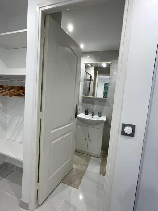 Appartement Cosy Et Moderne Proche De Disneyland บุสซี-แซ็ง-ฌอร์ฌ ภายนอก รูปภาพ