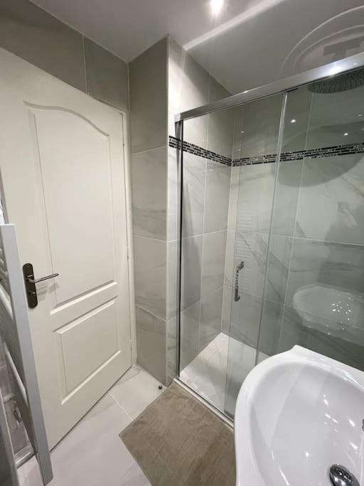 Appartement Cosy Et Moderne Proche De Disneyland บุสซี-แซ็ง-ฌอร์ฌ ภายนอก รูปภาพ