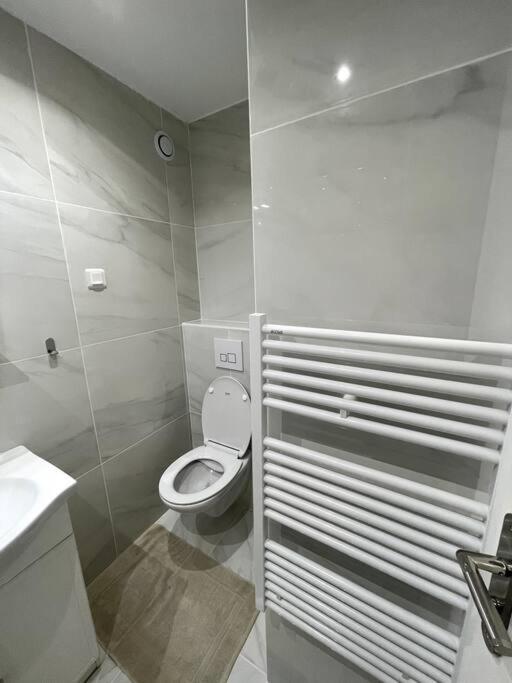 Appartement Cosy Et Moderne Proche De Disneyland บุสซี-แซ็ง-ฌอร์ฌ ห้อง รูปภาพ